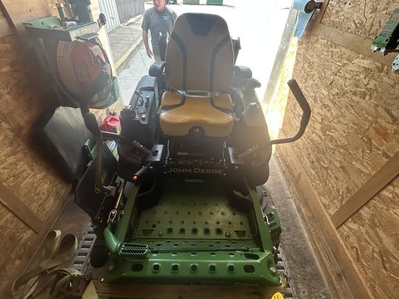 Image of John Deere Z920M equipment image 1