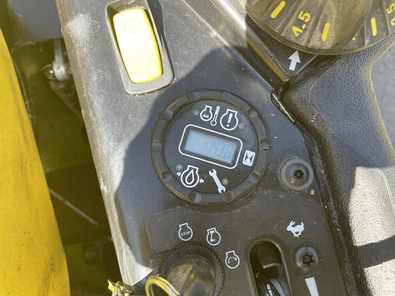 Image of John Deere Z920M equipment image 4