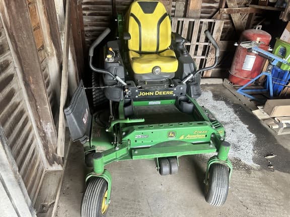 Image of John Deere Z920M equipment image 1