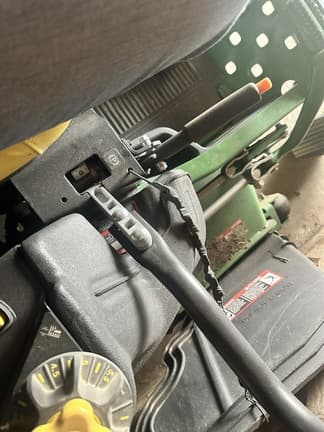 Image of John Deere Z920M equipment image 4