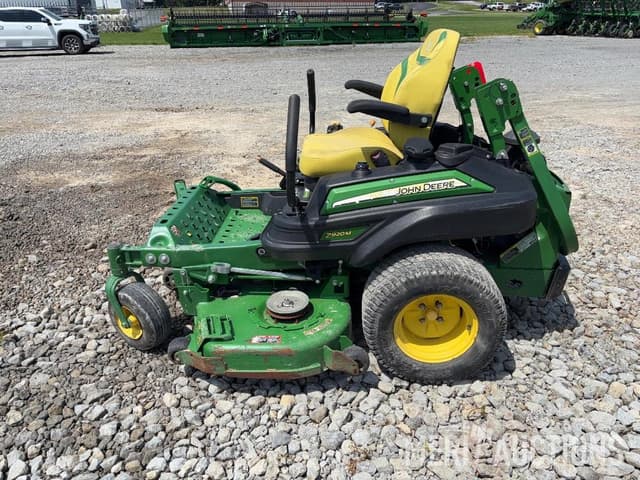 Image of John Deere Z920M equipment image 1