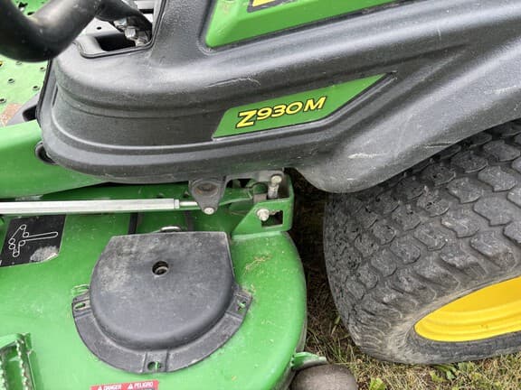 Image of John Deere Z930M equipment image 3