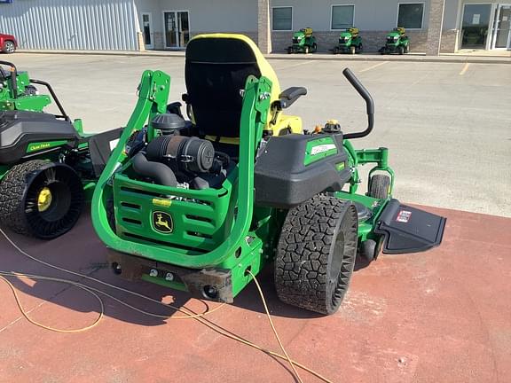 Image of John Deere Z930M equipment image 1