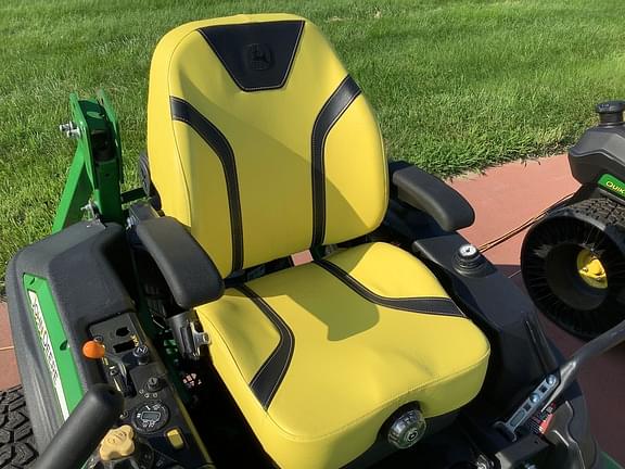 Image of John Deere Z930M equipment image 4