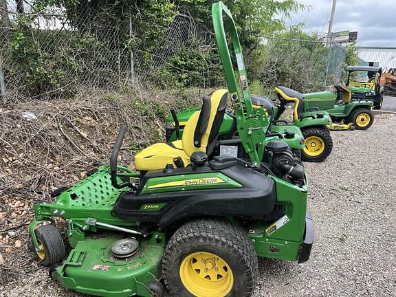Image of John Deere Z930M equipment image 1