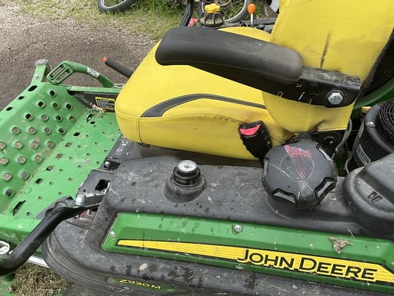 Image of John Deere Z930M equipment image 4