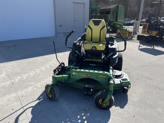 Image of John Deere Z930M equipment image 3