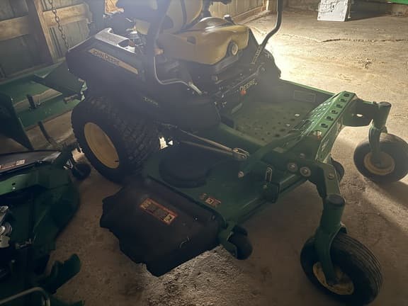 Image of John Deere Z930M equipment image 1