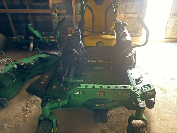 Image of John Deere Z930M equipment image 2