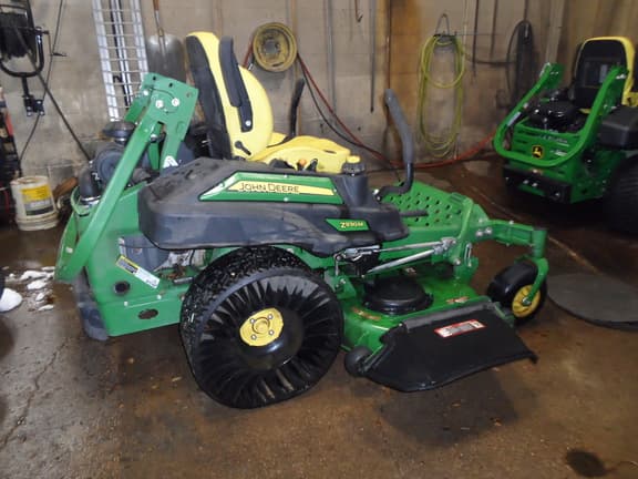 Image of John Deere Z930M equipment image 1
