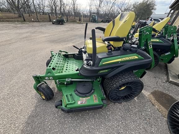 Image of John Deere Z930M equipment image 1