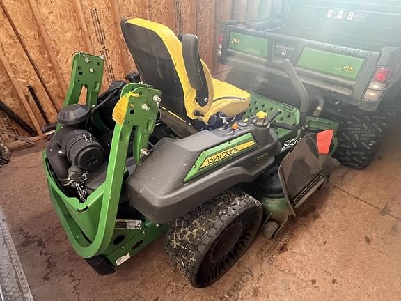 Image of John Deere Z930M equipment image 1