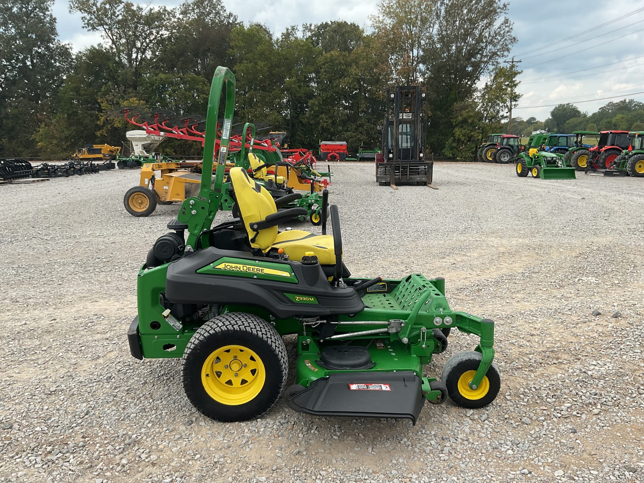 2022 John Deere Z930M Equipment Image0