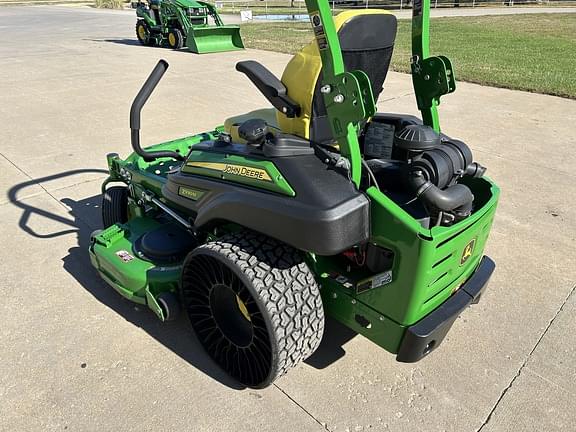 Image of John Deere Z930M equipment image 4