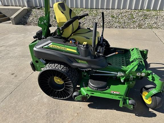 Image of John Deere Z930M equipment image 1