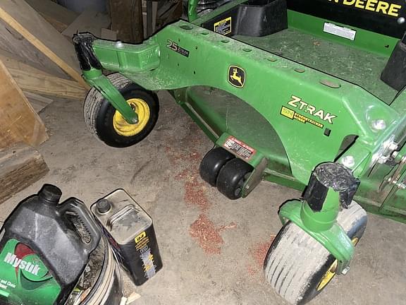 Image of John Deere Z930M equipment image 3