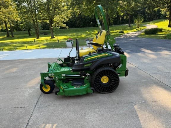 Image of John Deere Z930M equipment image 1