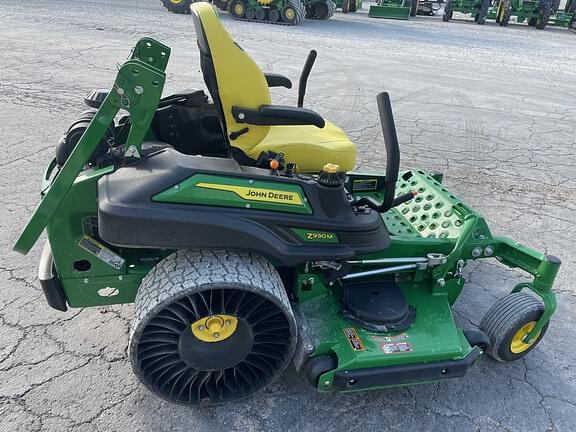 Image of John Deere Z930M equipment image 3