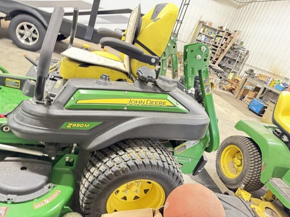Image of John Deere Z930M equipment image 2