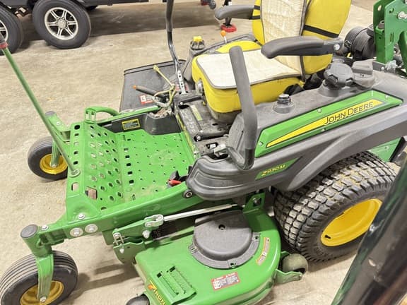 Image of John Deere Z930M equipment image 1
