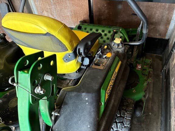 Image of John Deere Z930M equipment image 3