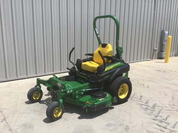 Image of John Deere Z930M equipment image 1
