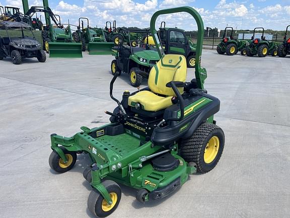 Image of John Deere Z930M equipment image 1