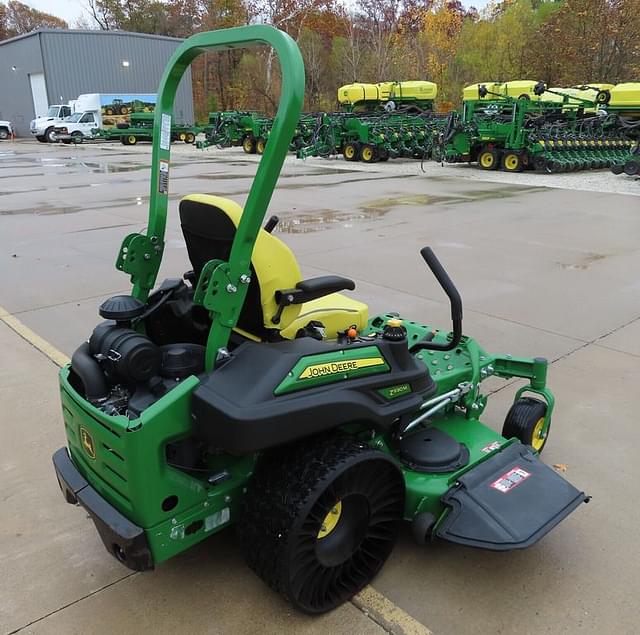 Image of John Deere Z930M equipment image 1