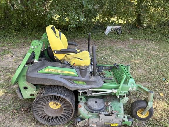 Image of John Deere Z930M equipment image 1