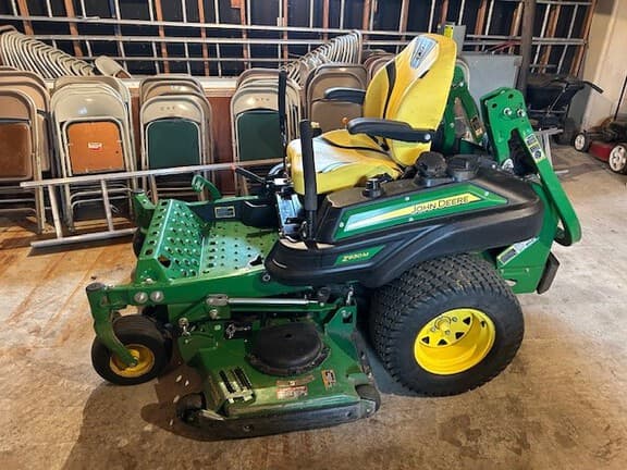 Image of John Deere Z930M equipment image 1