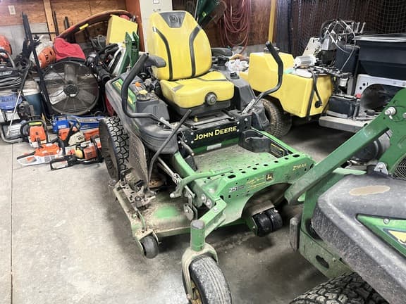 Image of John Deere Z930M equipment image 1