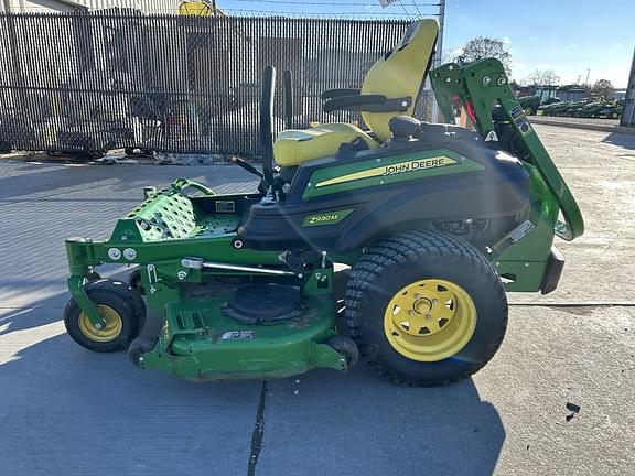 Image of John Deere Z930M equipment image 1