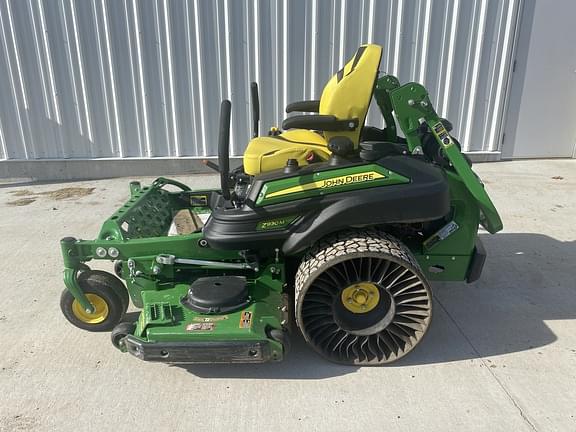 Image of John Deere Z930M equipment image 1