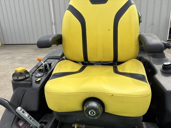Image of John Deere Z930M equipment image 4