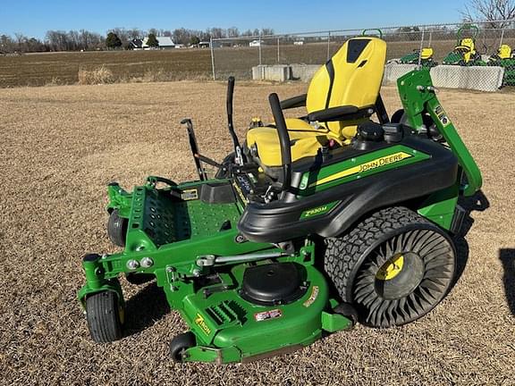 Image of John Deere Z930M equipment image 1