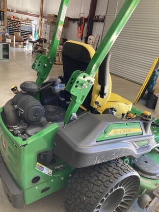 Image of John Deere Z930M equipment image 1