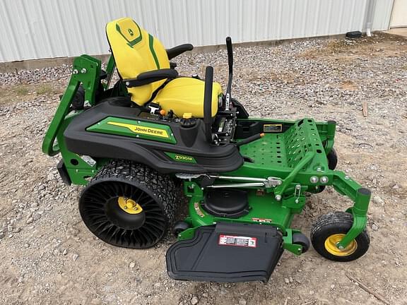 Image of John Deere Z930M equipment image 1