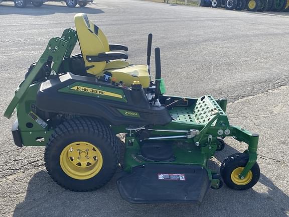 Image of John Deere Z930M equipment image 1