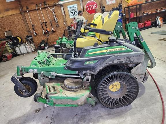 Image of John Deere Z930R equipment image 3