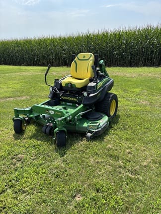 2022 John Deere Z930R Equipment Image0