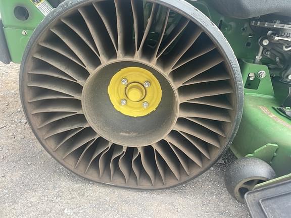 Image of John Deere Z930R equipment image 3