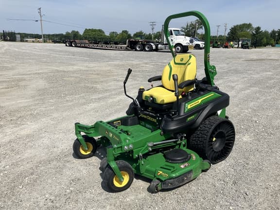 Image of John Deere Z930R equipment image 1