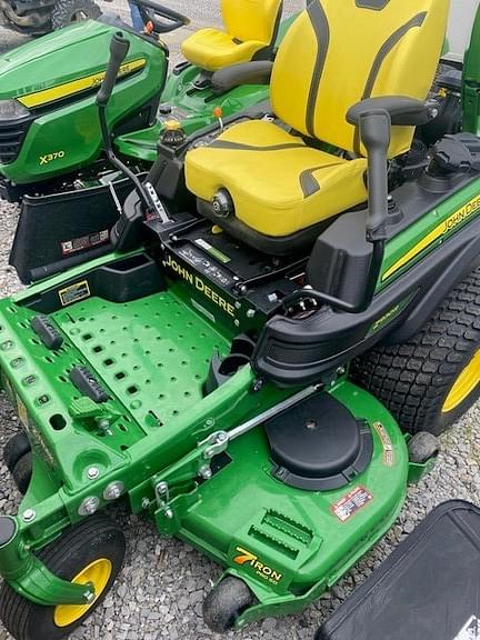 Image of John Deere Z930R equipment image 2