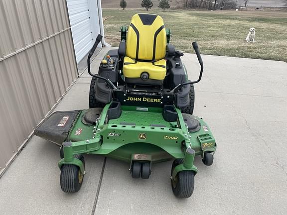 Image of John Deere Z930R equipment image 1