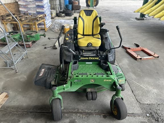 Image of John Deere Z930R equipment image 1