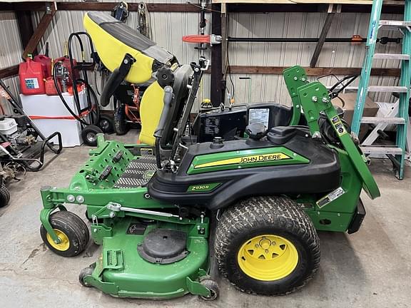 Image of John Deere Z930R equipment image 2