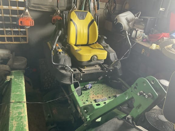 2022 John Deere Z930R Equipment Image0