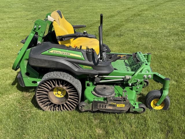 Image of John Deere Z950M equipment image 4