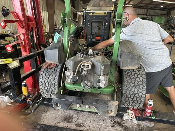 Image of John Deere Z950M equipment image 3