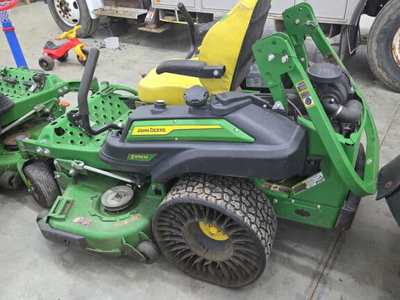 Image of John Deere Z950M equipment image 2
